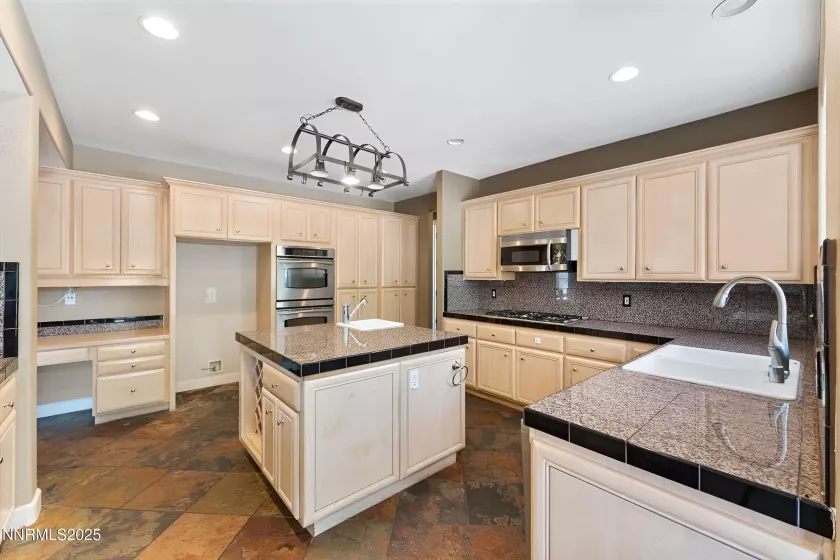 5436 Vista Terrace, Sparks, Nevada 89436, 4 Bedrooms Bedrooms, ,3 BathroomsBathrooms,Residential,Residential,Vista Terrace,250051010