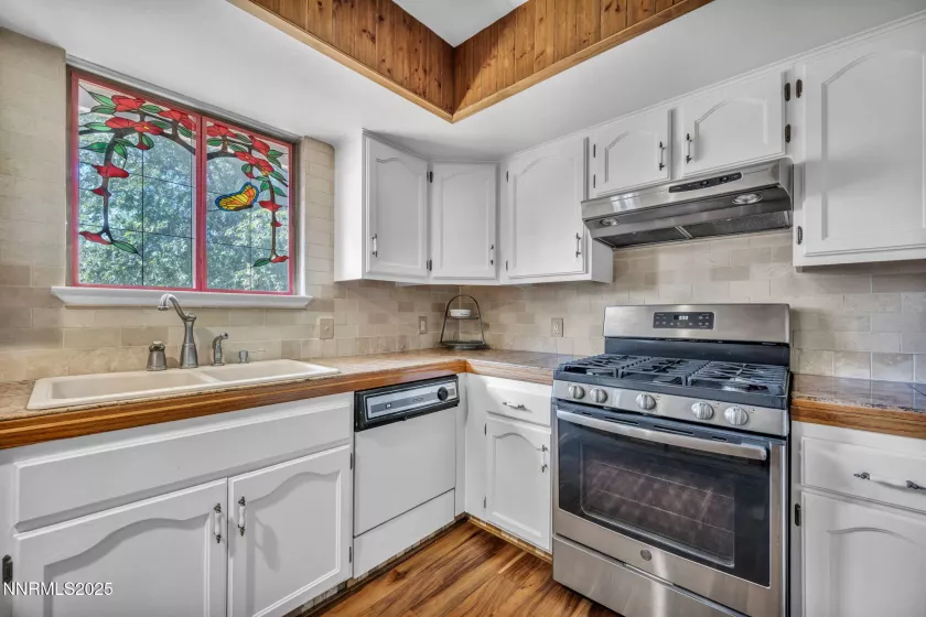 15333 Kivett, Reno, Nevada 89521, 3 Bedrooms Bedrooms, ,2 BathroomsBathrooms,Residential,Residential,Kivett,250051013