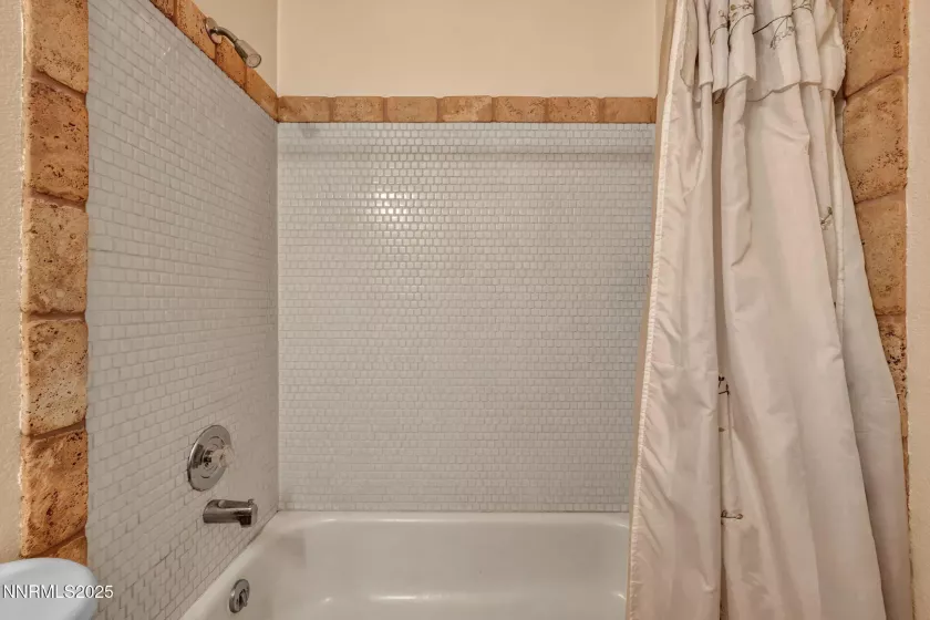 15333 Kivett, Reno, Nevada 89521, 3 Bedrooms Bedrooms, ,2 BathroomsBathrooms,Residential,Residential,Kivett,250051013