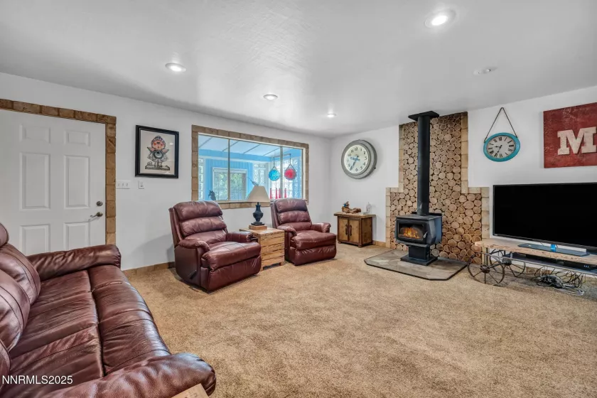 15333 Kivett, Reno, Nevada 89521, 3 Bedrooms Bedrooms, ,2 BathroomsBathrooms,Residential,Residential,Kivett,250051013