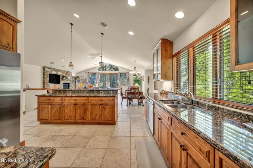 886 Rosewood, Incline Village, Nevada 89451, 4 Bedrooms Bedrooms, ,4 BathroomsBathrooms,Residential,Residential,Rosewood,250051016