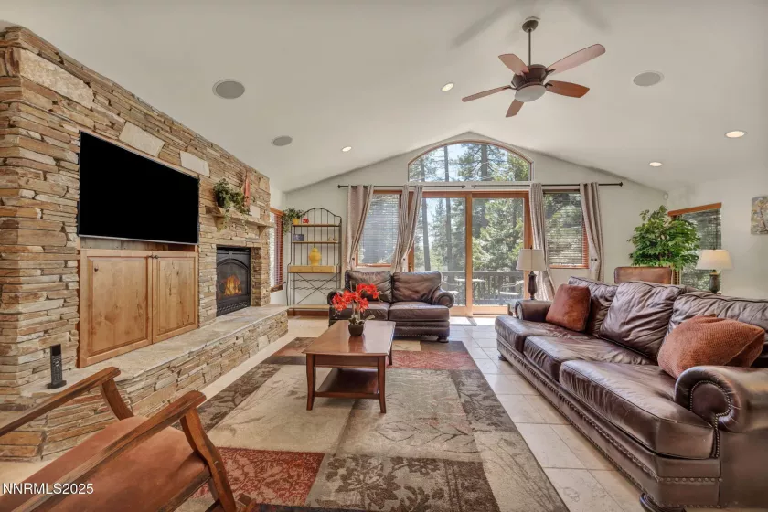 886 Rosewood, Incline Village, Nevada 89451, 4 Bedrooms Bedrooms, ,4 BathroomsBathrooms,Residential,Residential,Rosewood,250051016