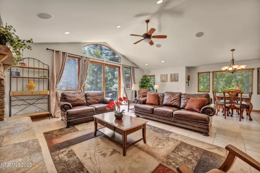 886 Rosewood, Incline Village, Nevada 89451, 4 Bedrooms Bedrooms, ,4 BathroomsBathrooms,Residential,Residential,Rosewood,250051016