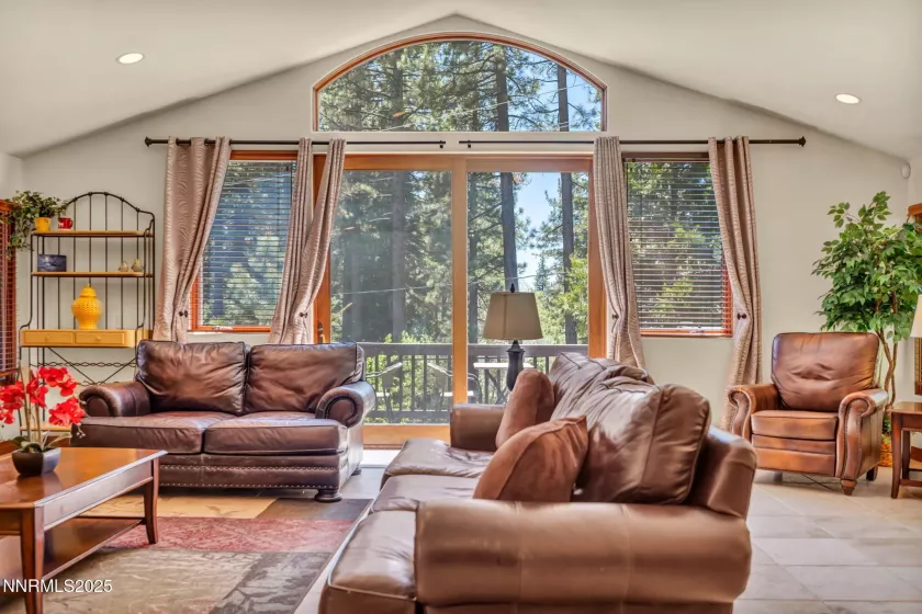 886 Rosewood, Incline Village, Nevada 89451, 4 Bedrooms Bedrooms, ,4 BathroomsBathrooms,Residential,Residential,Rosewood,250051016