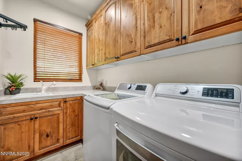 886 Rosewood, Incline Village, Nevada 89451, 4 Bedrooms Bedrooms, ,4 BathroomsBathrooms,Residential,Residential,Rosewood,250051016