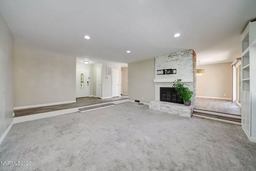 715 Emerson, Sparks, Nevada 89431, 3 Bedrooms Bedrooms, ,2 BathroomsBathrooms,Residential,Residential,Emerson,250051022