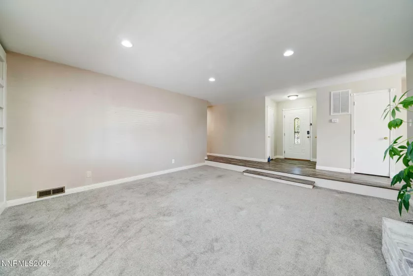 715 Emerson, Sparks, Nevada 89431, 3 Bedrooms Bedrooms, ,2 BathroomsBathrooms,Residential,Residential,Emerson,250051022