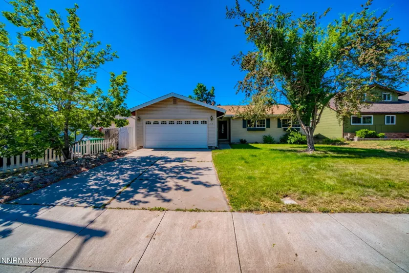 715 Emerson, Sparks, Nevada 89431, 3 Bedrooms Bedrooms, ,2 BathroomsBathrooms,Residential,Residential,Emerson,250051022