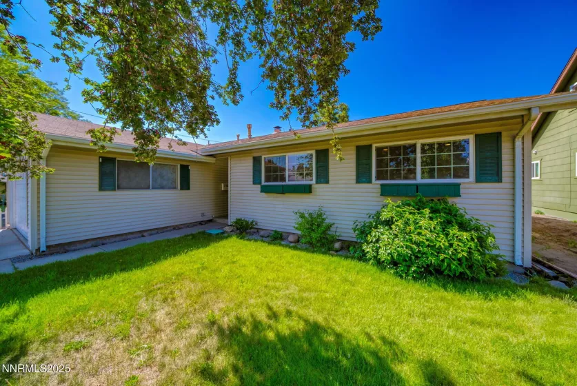 715 Emerson, Sparks, Nevada 89431, 3 Bedrooms Bedrooms, ,2 BathroomsBathrooms,Residential,Residential,Emerson,250051022
