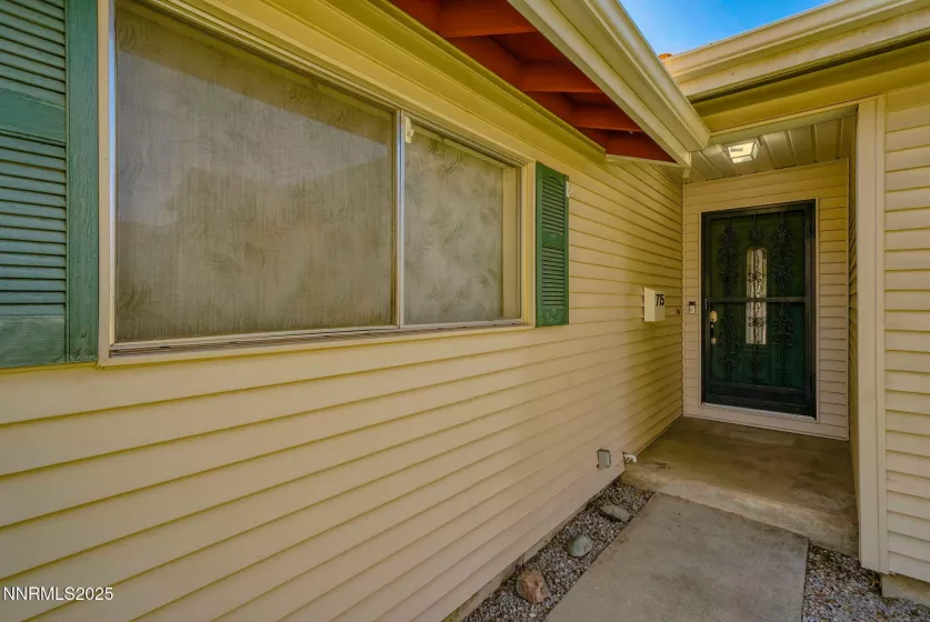 715 Emerson, Sparks, Nevada 89431, 3 Bedrooms Bedrooms, ,2 BathroomsBathrooms,Residential,Residential,Emerson,250051022