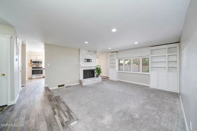 715 Emerson, Sparks, Nevada 89431, 3 Bedrooms Bedrooms, ,2 BathroomsBathrooms,Residential,Residential,Emerson,250051022