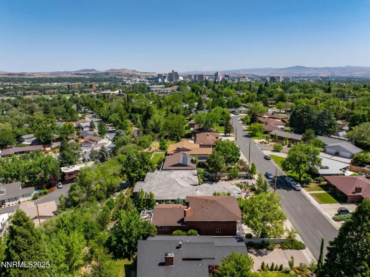 1435 Palisade, Reno, Nevada 89509, 4 Bedrooms Bedrooms, ,3 BathroomsBathrooms,Residential,Residential,Palisade,250051023