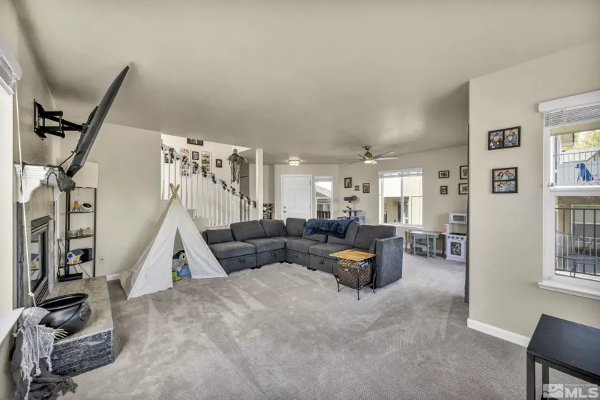 1140 Thompson, Carson City, Nevada 89703, 3 Bedrooms Bedrooms, ,3 BathroomsBathrooms,Residential,Residential,Thompson,250001246