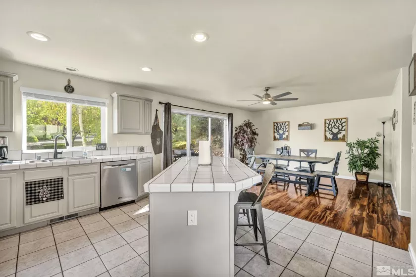 1140 Thompson, Carson City, Nevada 89703, 3 Bedrooms Bedrooms, ,3 BathroomsBathrooms,Residential,Residential,Thompson,250001246