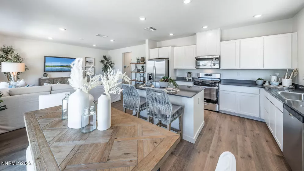 7771 Lone Prairie, Reno, Nevada 89506, 4 Bedrooms Bedrooms, ,3 BathroomsBathrooms,Residential,Residential,Lone Prairie,250051035
