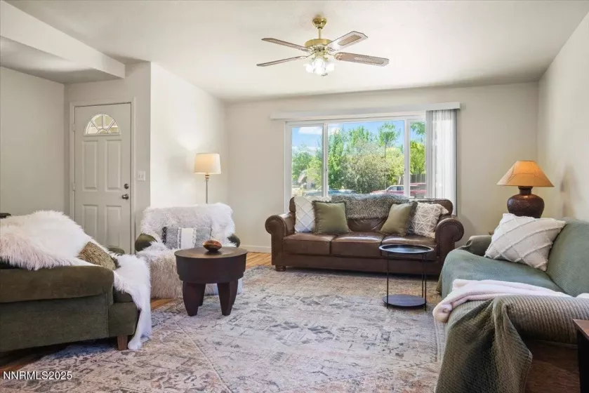 806 Bluerock, Gardnerville, Nevada 89460, 4 Bedrooms Bedrooms, ,2 BathroomsBathrooms,Residential,Residential,Bluerock,250051027
