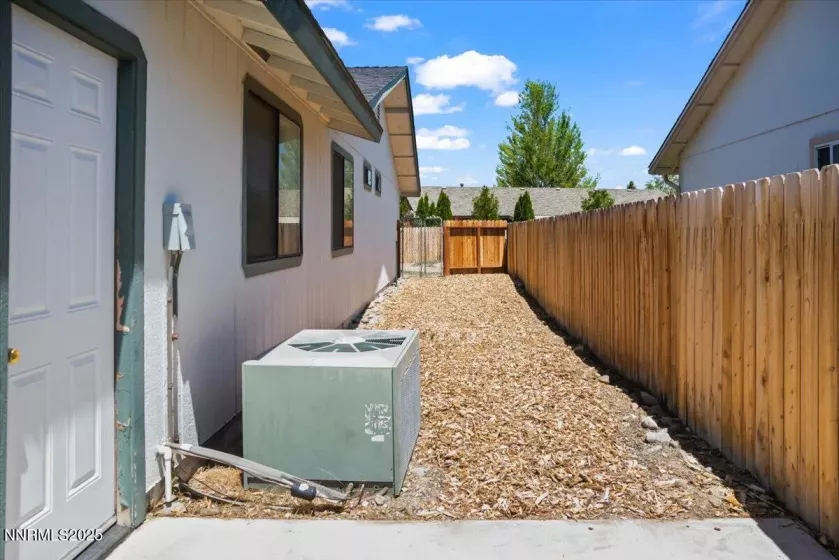 806 Bluerock, Gardnerville, Nevada 89460, 4 Bedrooms Bedrooms, ,2 BathroomsBathrooms,Residential,Residential,Bluerock,250051027