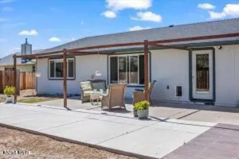 806 Bluerock, Gardnerville, Nevada 89460, 4 Bedrooms Bedrooms, ,2 BathroomsBathrooms,Residential,Residential,Bluerock,250051027
