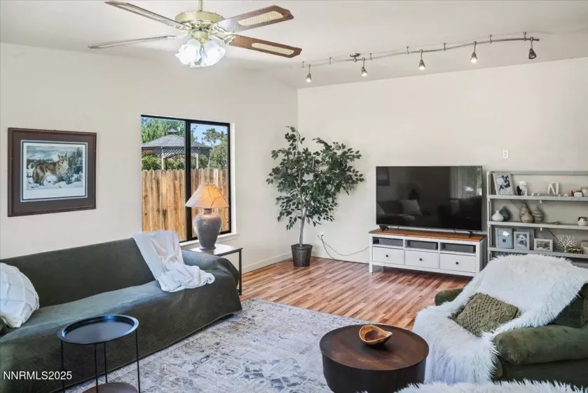 806 Bluerock, Gardnerville, Nevada 89460, 4 Bedrooms Bedrooms, ,2 BathroomsBathrooms,Residential,Residential,Bluerock,250051027