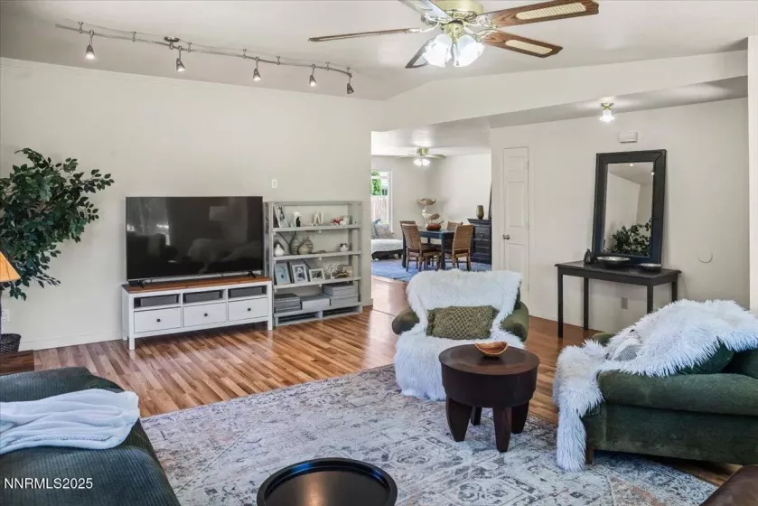 806 Bluerock, Gardnerville, Nevada 89460, 4 Bedrooms Bedrooms, ,2 BathroomsBathrooms,Residential,Residential,Bluerock,250051027