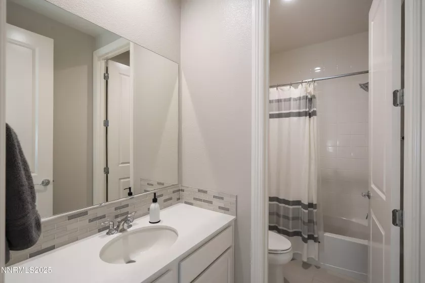 15058 Iron River, Reno, Nevada 89521, 4 Bedrooms Bedrooms, ,4 BathroomsBathrooms,Residential,Residential,Iron River,250051037