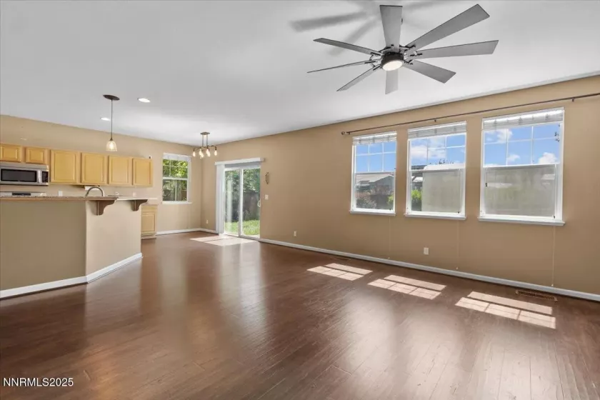 6595 Geranium, Sparks, Nevada 89436, 3 Bedrooms Bedrooms, ,3 BathroomsBathrooms,Residential,Residential,Geranium,250051042