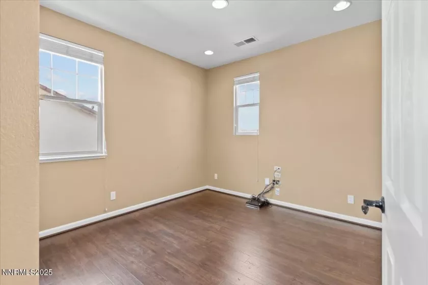 6595 Geranium, Sparks, Nevada 89436, 3 Bedrooms Bedrooms, ,3 BathroomsBathrooms,Residential,Residential,Geranium,250051042
