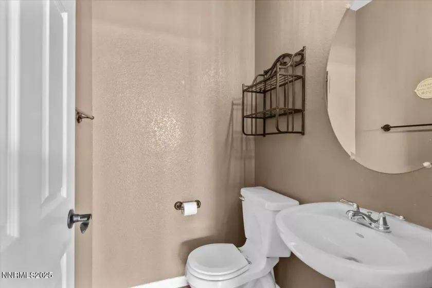 6595 Geranium, Sparks, Nevada 89436, 3 Bedrooms Bedrooms, ,3 BathroomsBathrooms,Residential,Residential,Geranium,250051042