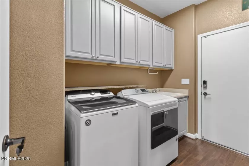 6595 Geranium, Sparks, Nevada 89436, 3 Bedrooms Bedrooms, ,3 BathroomsBathrooms,Residential,Residential,Geranium,250051042