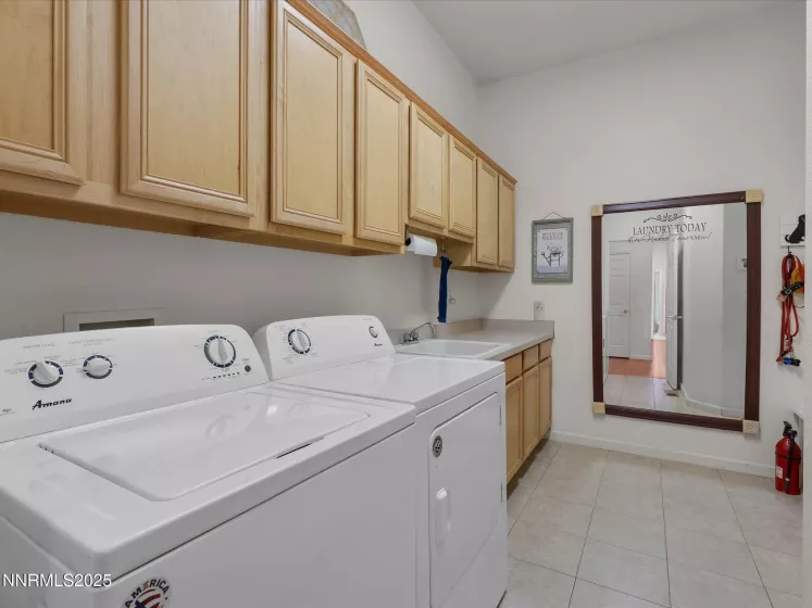 8042 Calabaza, Sparks, Nevada 89436, 5 Bedrooms Bedrooms, ,3 BathroomsBathrooms,Residential,Residential,Calabaza,250051046