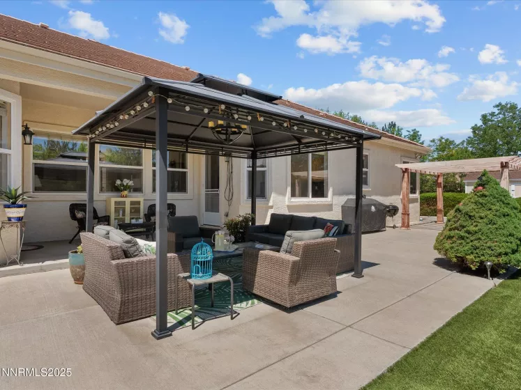 8042 Calabaza, Sparks, Nevada 89436, 5 Bedrooms Bedrooms, ,3 BathroomsBathrooms,Residential,Residential,Calabaza,250051046