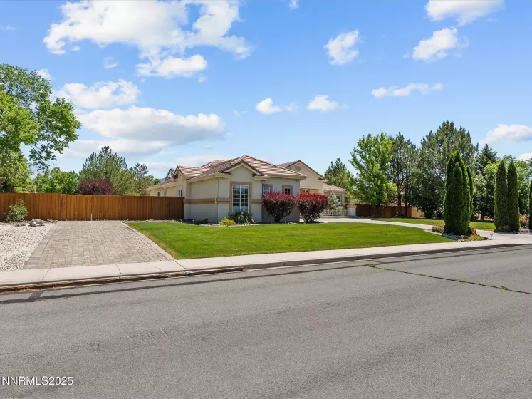 8042 Calabaza, Sparks, Nevada 89436, 5 Bedrooms Bedrooms, ,3 BathroomsBathrooms,Residential,Residential,Calabaza,250051046