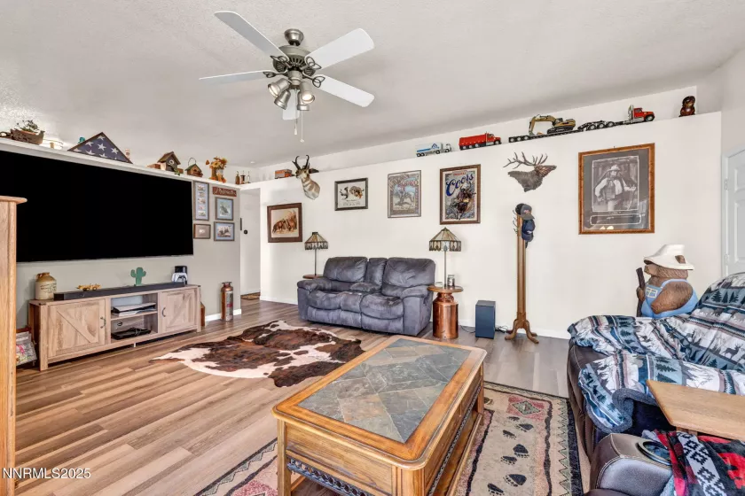 17533 Javalina, Reno, Nevada 89508, 3 Bedrooms Bedrooms, ,2 BathroomsBathrooms,Residential,Residential,Javalina,250051068