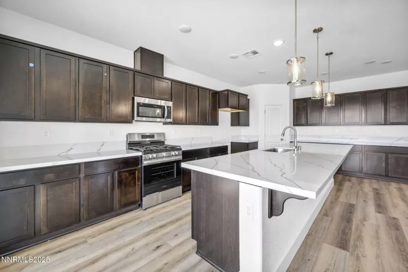 8608 Crandell, Reno, Nevada 89506, 3 Bedrooms Bedrooms, ,4 BathroomsBathrooms,Residential,Residential,Crandell,250051073