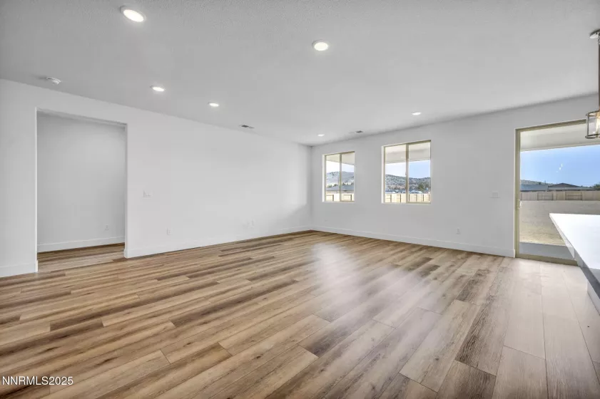 8608 Crandell, Reno, Nevada 89506, 3 Bedrooms Bedrooms, ,4 BathroomsBathrooms,Residential,Residential,Crandell,250051073
