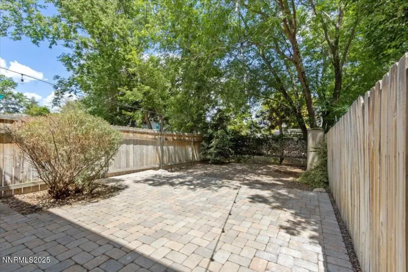 423 Barclay Ct, Reno, Nevada 89511, 2 Bedrooms Bedrooms, ,3 BathroomsBathrooms,Residential,Residential,Barclay Ct,250051075