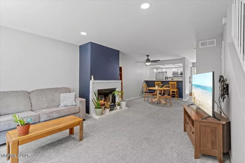 423 Barclay Ct, Reno, Nevada 89511, 2 Bedrooms Bedrooms, ,3 BathroomsBathrooms,Residential,Residential,Barclay Ct,250051075