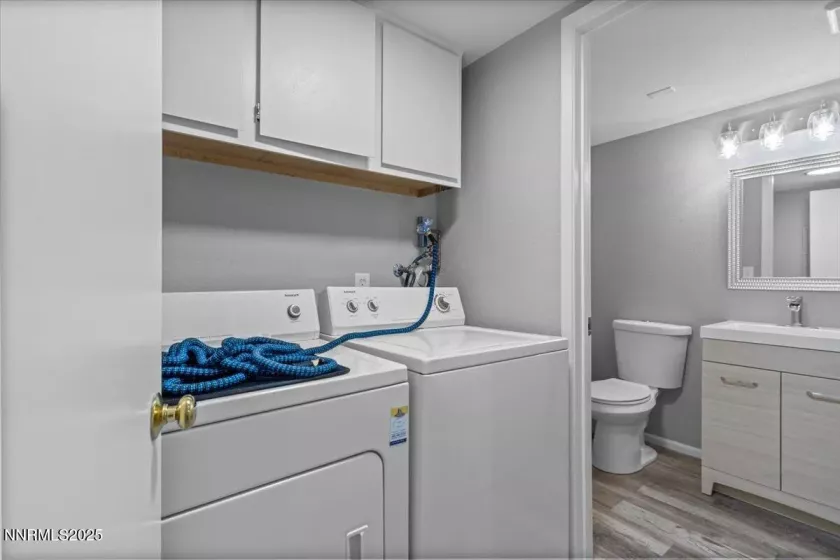 423 Barclay Ct, Reno, Nevada 89511, 2 Bedrooms Bedrooms, ,3 BathroomsBathrooms,Residential,Residential,Barclay Ct,250051075