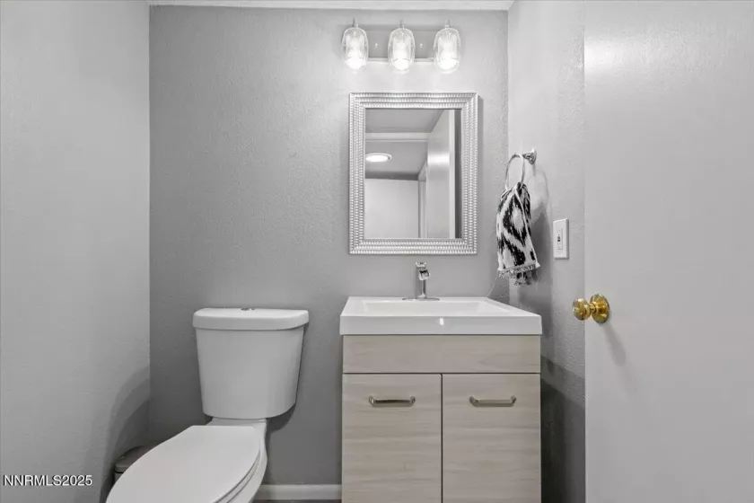 423 Barclay Ct, Reno, Nevada 89511, 2 Bedrooms Bedrooms, ,3 BathroomsBathrooms,Residential,Residential,Barclay Ct,250051075