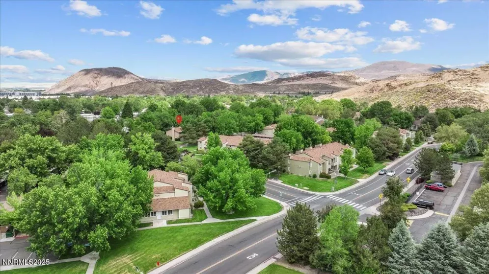423 Barclay Ct, Reno, Nevada 89511, 2 Bedrooms Bedrooms, ,3 BathroomsBathrooms,Residential,Residential,Barclay Ct,250051075