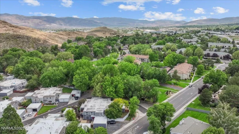 423 Barclay Ct, Reno, Nevada 89511, 2 Bedrooms Bedrooms, ,3 BathroomsBathrooms,Residential,Residential,Barclay Ct,250051075