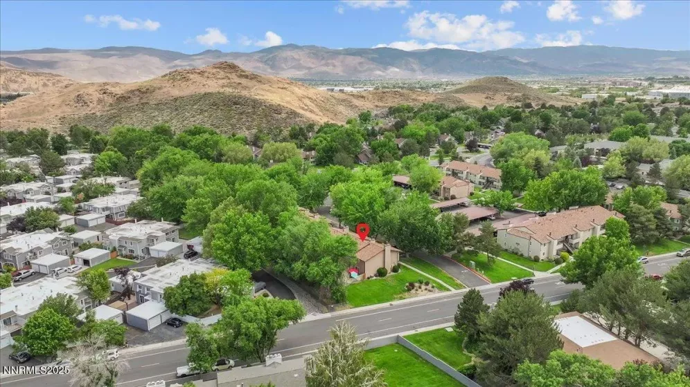 423 Barclay Ct, Reno, Nevada 89511, 2 Bedrooms Bedrooms, ,3 BathroomsBathrooms,Residential,Residential,Barclay Ct,250051075