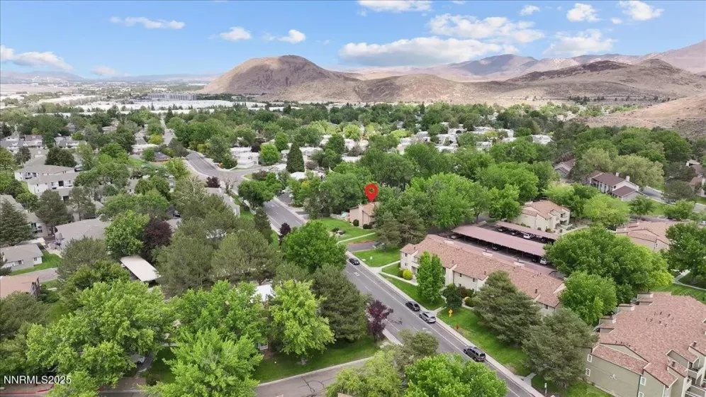 423 Barclay Ct, Reno, Nevada 89511, 2 Bedrooms Bedrooms, ,3 BathroomsBathrooms,Residential,Residential,Barclay Ct,250051075