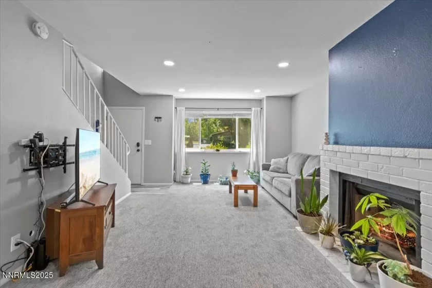 423 Barclay Ct, Reno, Nevada 89511, 2 Bedrooms Bedrooms, ,3 BathroomsBathrooms,Residential,Residential,Barclay Ct,250051075
