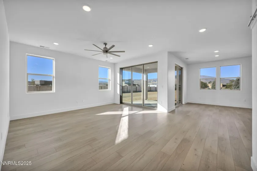 8601 Crandell, Reno, Nevada 89506, 3 Bedrooms Bedrooms, ,3 BathroomsBathrooms,Residential,Residential,Crandell,250051078