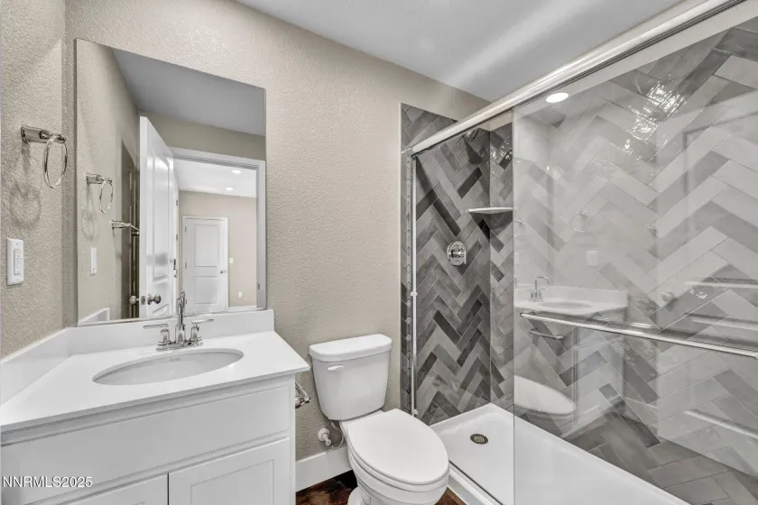 8617 Crandell, Reno, Nevada 89506, 4 Bedrooms Bedrooms, ,3 BathroomsBathrooms,Residential,Residential,Crandell,250051080