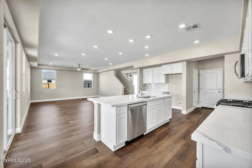 8617 Crandell, Reno, Nevada 89506, 4 Bedrooms Bedrooms, ,3 BathroomsBathrooms,Residential,Residential,Crandell,250051080