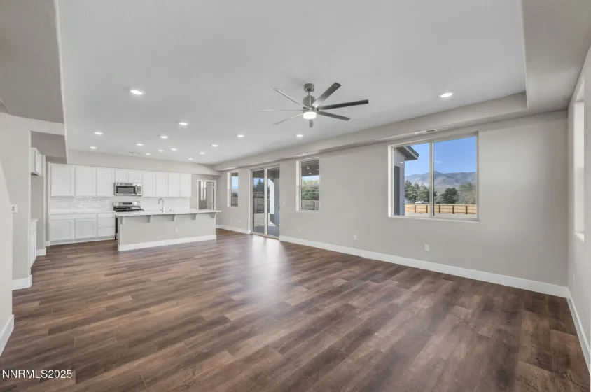 8617 Crandell, Reno, Nevada 89506, 4 Bedrooms Bedrooms, ,3 BathroomsBathrooms,Residential,Residential,Crandell,250051080