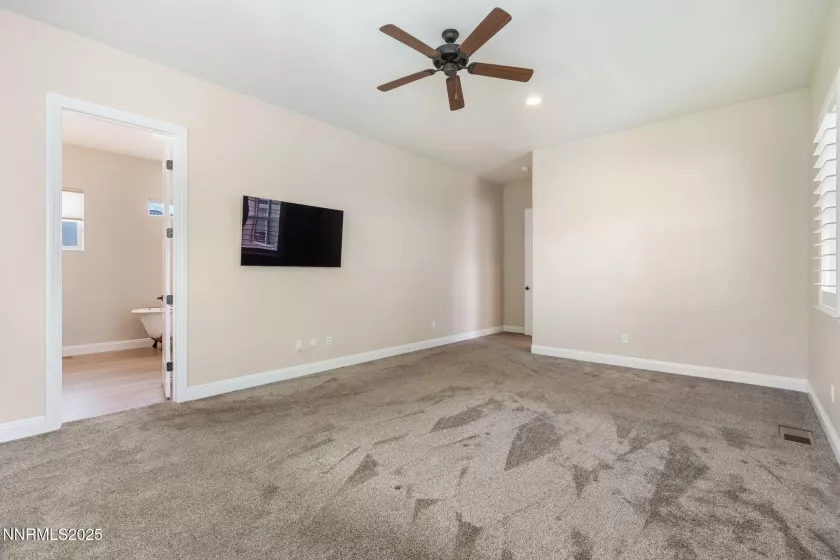 Primary Bed (Virtual Staging)