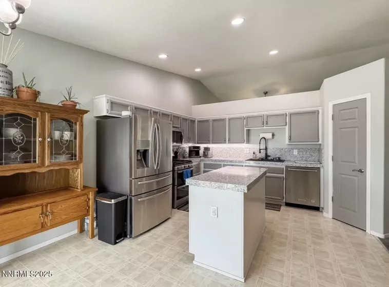 602 Tamsen, Fernley, Nevada 89408, 3 Bedrooms Bedrooms, ,2 BathroomsBathrooms,Residential,Residential,Tamsen,250051093